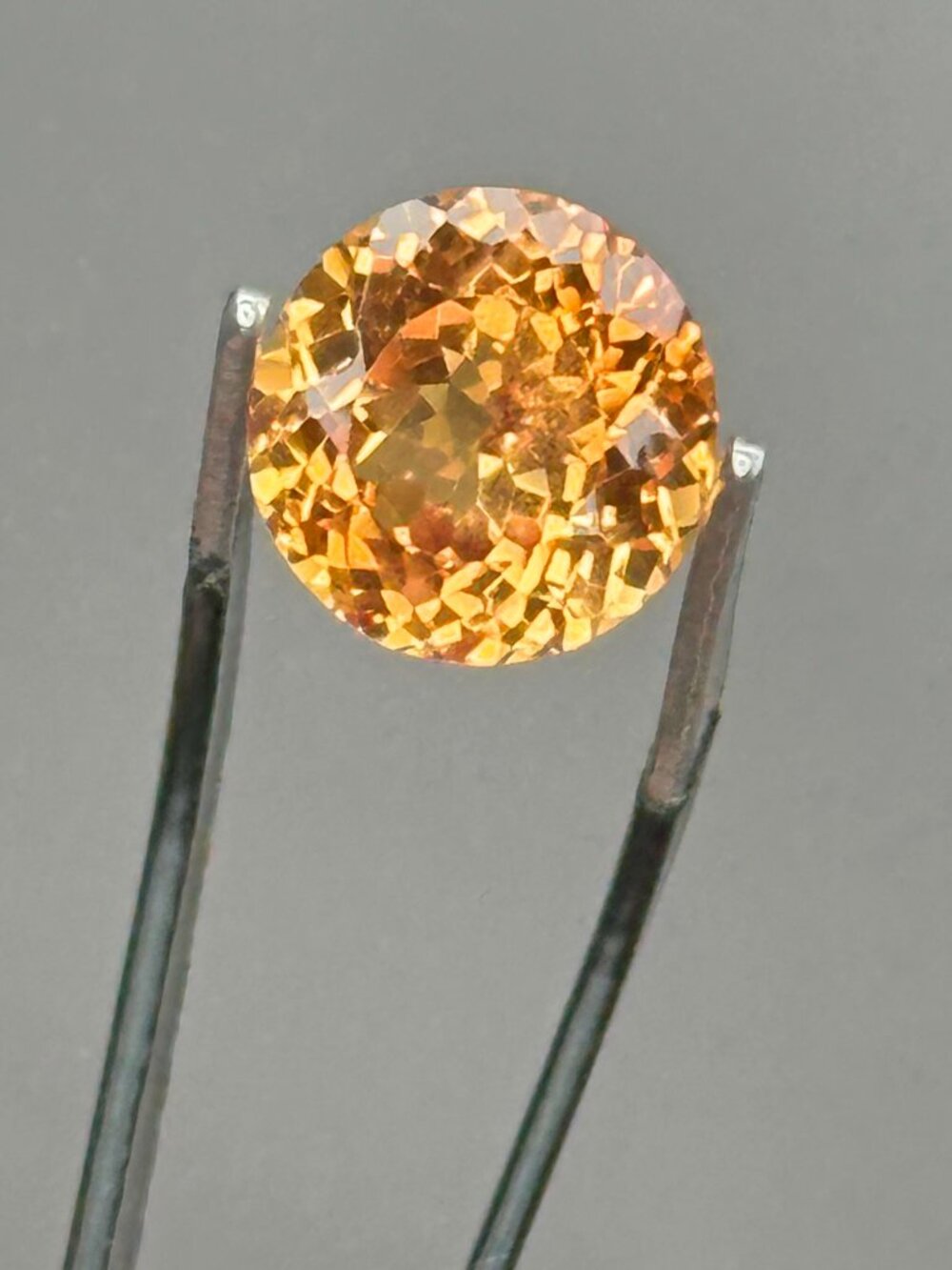 Golden Orange Excellent Round Sapphine
